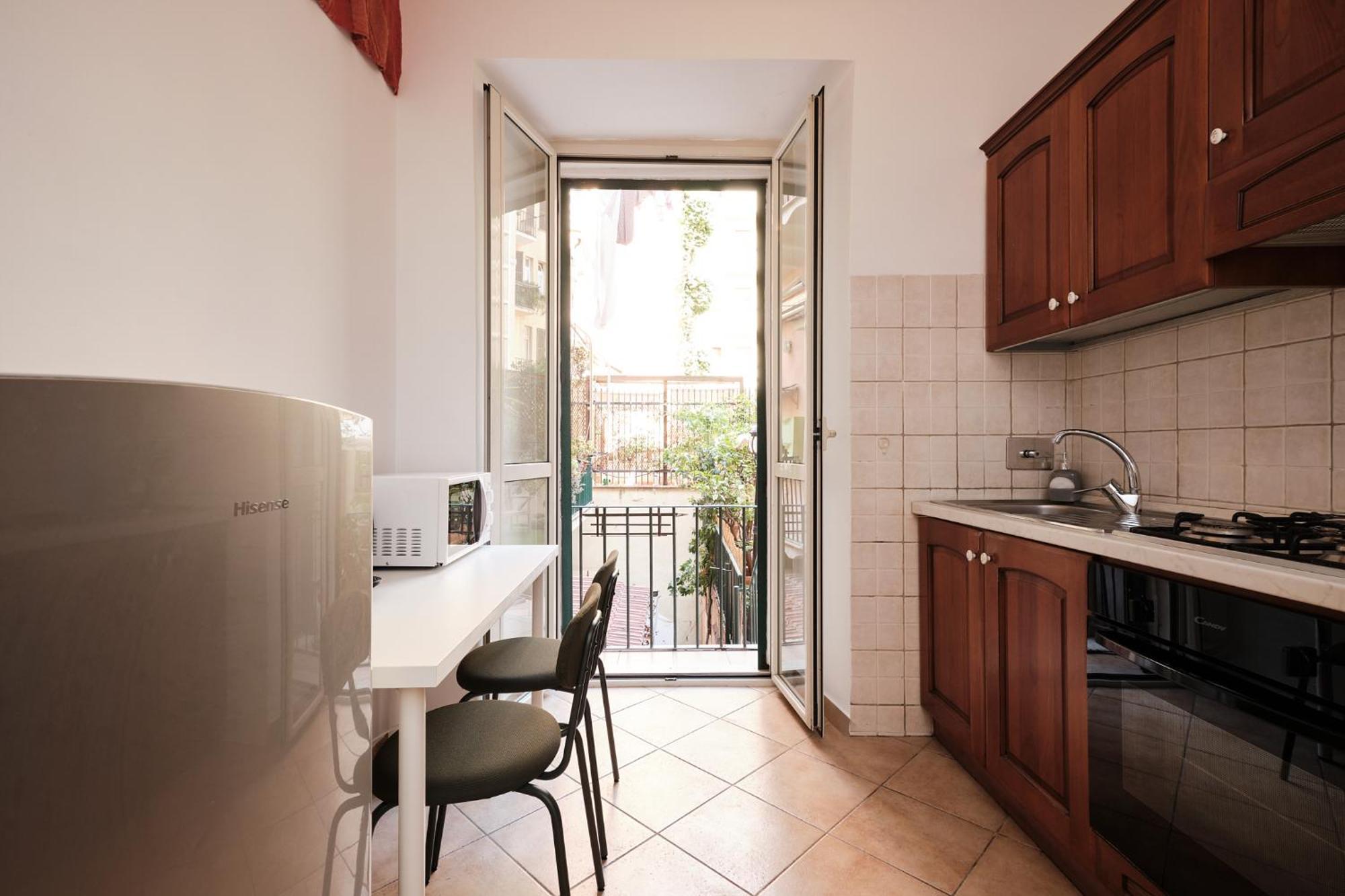 Colosseum 3 & 4 Bathrooms With Garden Roma
