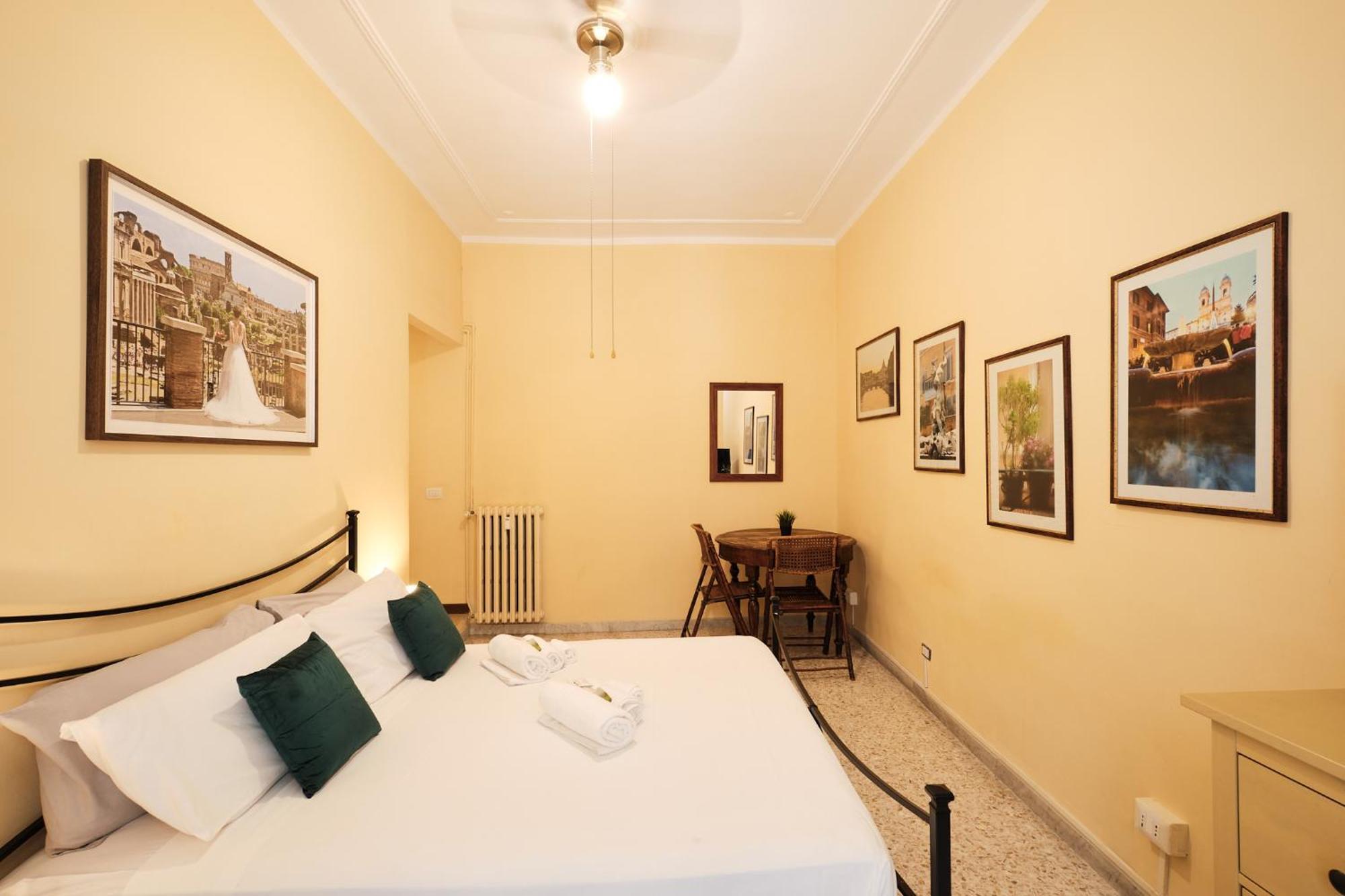 Colosseum 3 & 4 Bathrooms With Garden Roma