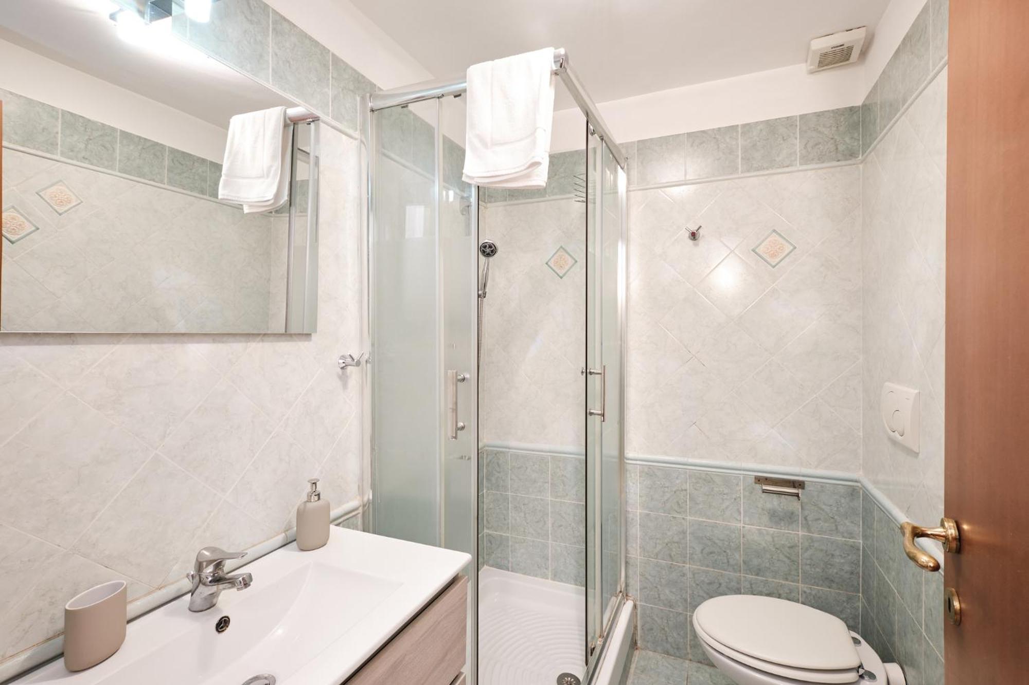 Colosseum 3 & 4 Bathrooms With Garden * Roma
